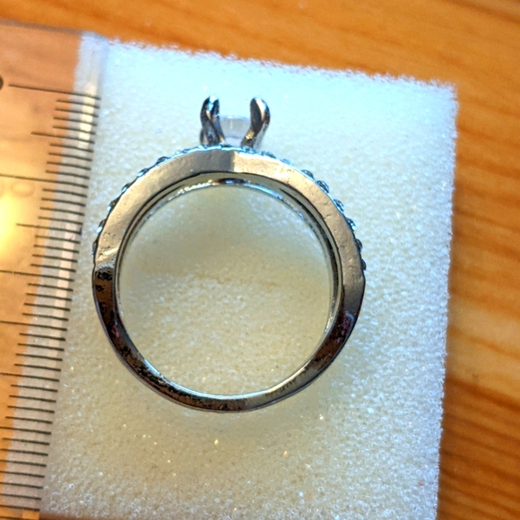 Ring - Picture 3 of 5